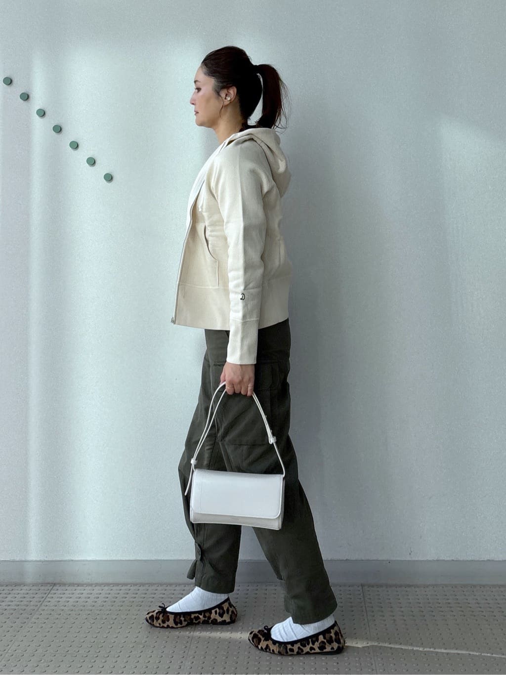 yoshikadoさんの「DRESSTERIOR｜デキシー吊裏毛ジップアップパーカ」を使ったコーディネート