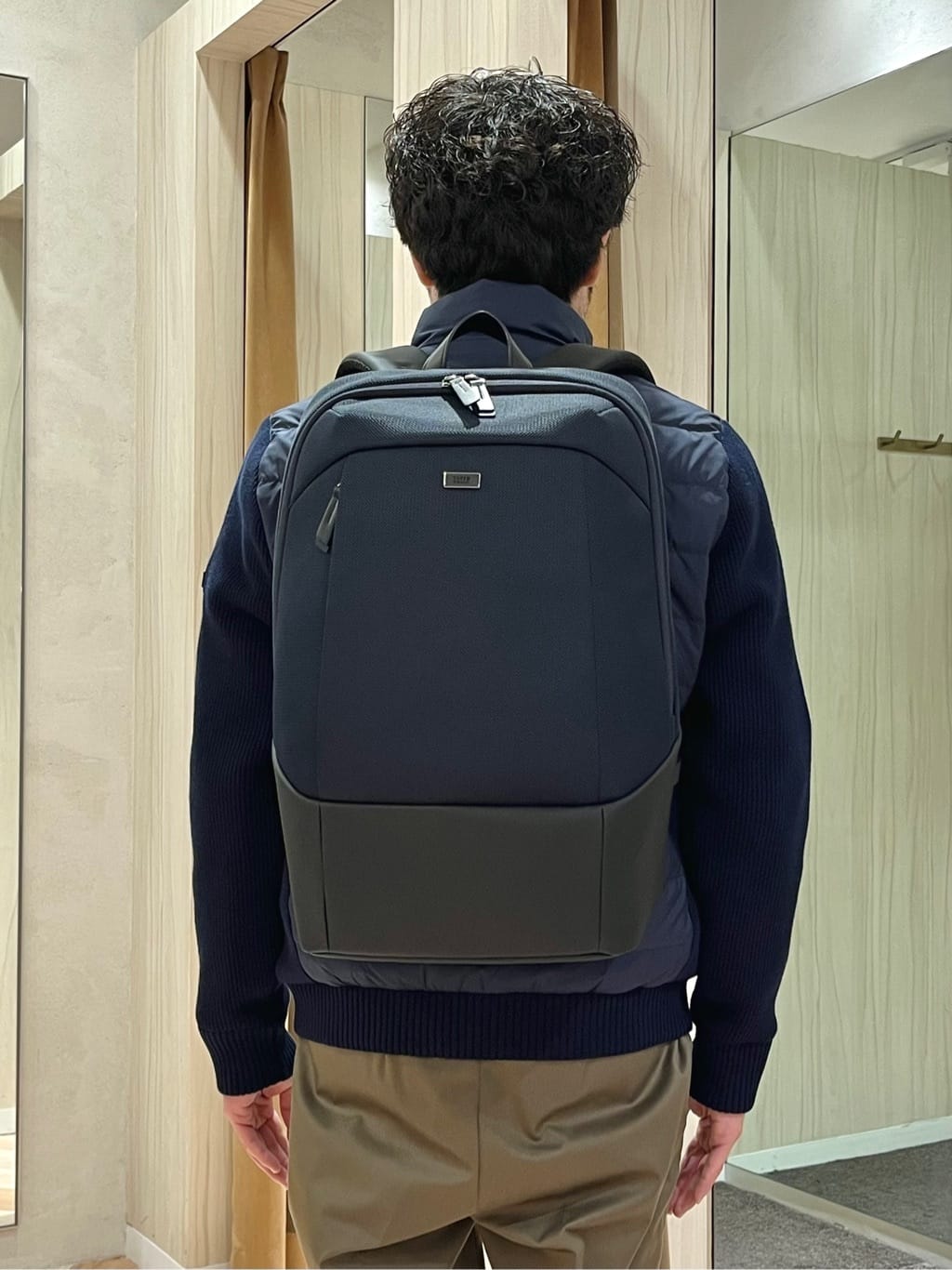 URAさんの「TAKEO KIKUCHI｜【オフィスカジュアル対応】ドレス チノパンツ」を使ったコーディネート
