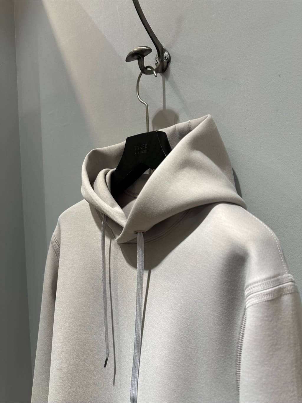Uさんの「TAKEO KIKUCHI｜【全7サイズ&times;8色展開！】トップマルチヘリンボン パンツ」を使ったコーディネート