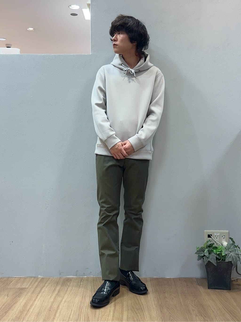 Uさんの「TAKEO KIKUCHI｜【全7サイズ&times;8色展開！】トップマルチヘリンボン パンツ」を使ったコーディネート