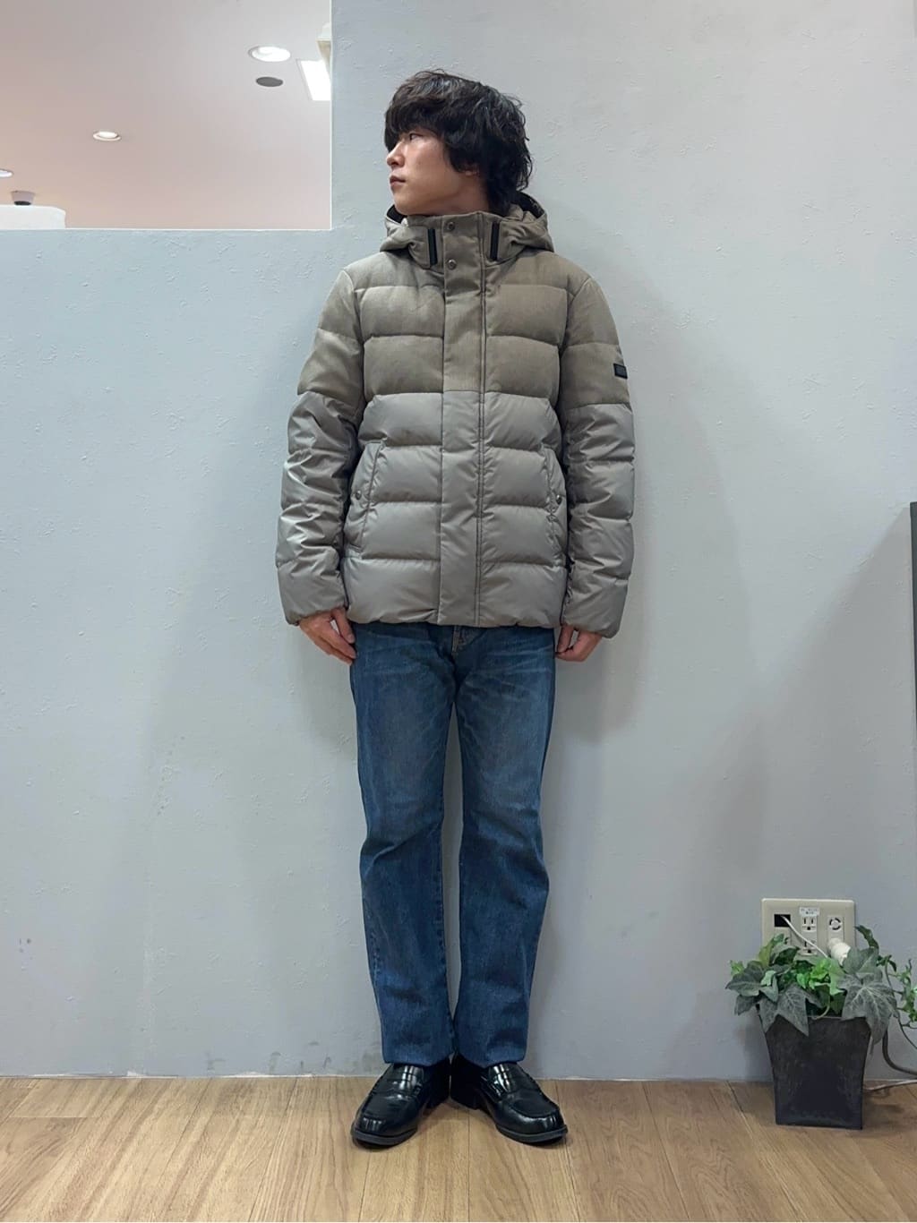 Uさんの「TAKEO KIKUCHI｜【モンスターストレッチ】日本製 ウォッシュド デニムパンツ」を使ったコーディネート