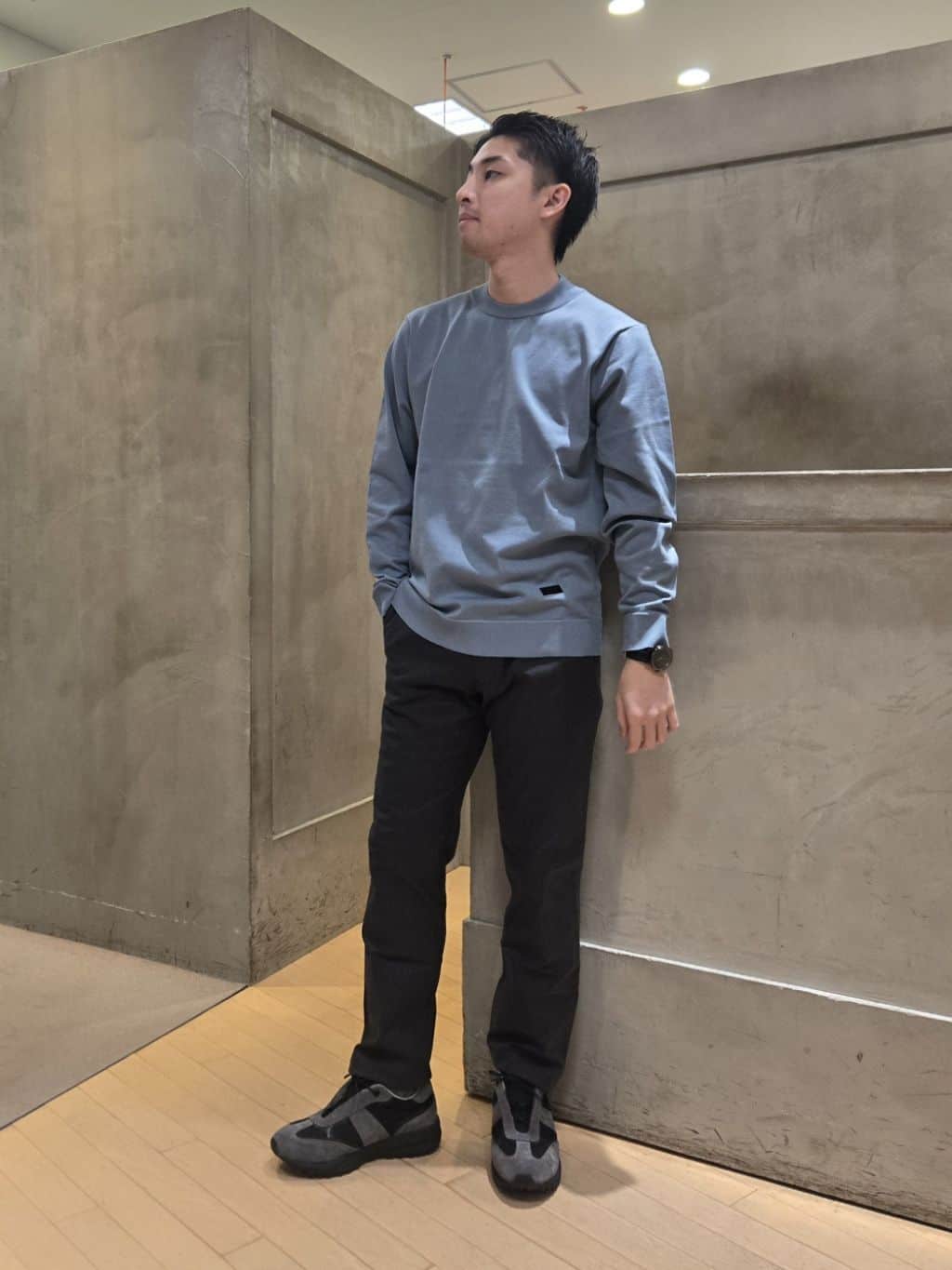 白木駆さんの「TAKEO KIKUCHI｜【全7サイズ&times;8色展開！】トップマルチヘリンボン パンツ」を使ったコーディネート