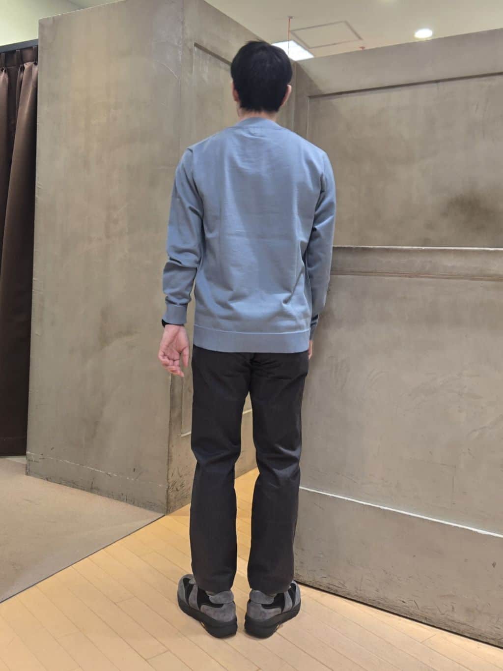 白木駆さんの「TAKEO KIKUCHI｜【全7サイズ&times;8色展開！】トップマルチヘリンボン パンツ」を使ったコーディネート