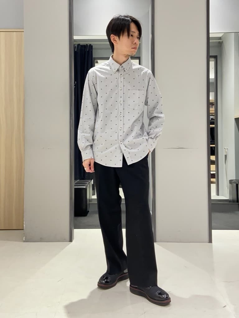わいずみさんの「TAKEO KIKUCHI｜ハットモチーフ ジャカード ストライプ シャツ」を使ったコーディネート