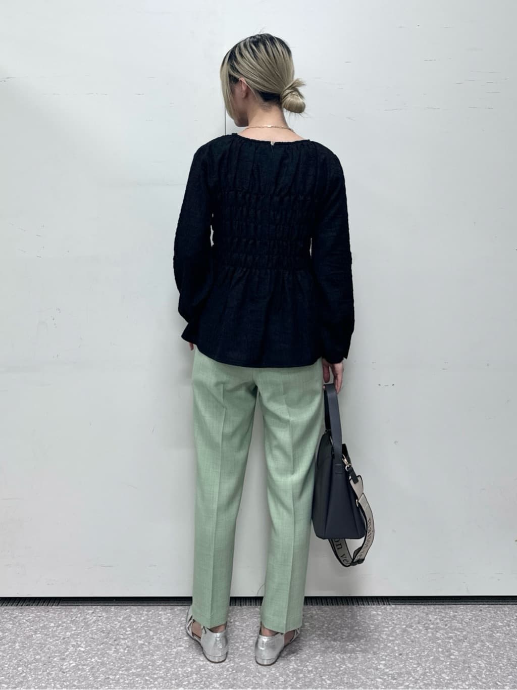 omaさんの「THE SHOP TK｜◆【CAVIAN】ベーシックテーパードパンツ/洗濯機OK」を使ったコーディネート
