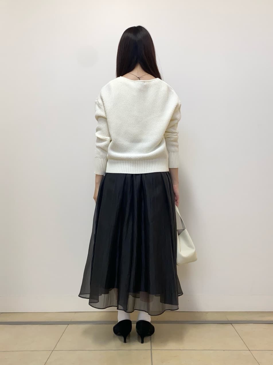 asamiさんの「UNTITLED｜◆【洗える/オンオフ使える】ファンシーヤーンVネックニット」を使ったコーディネート