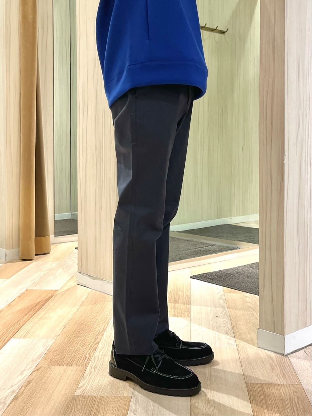URAさんの「TAKEO KIKUCHI｜【全7サイズ&times;8色展開！】トップマルチヘリンボン パンツ」を使ったコーディネート