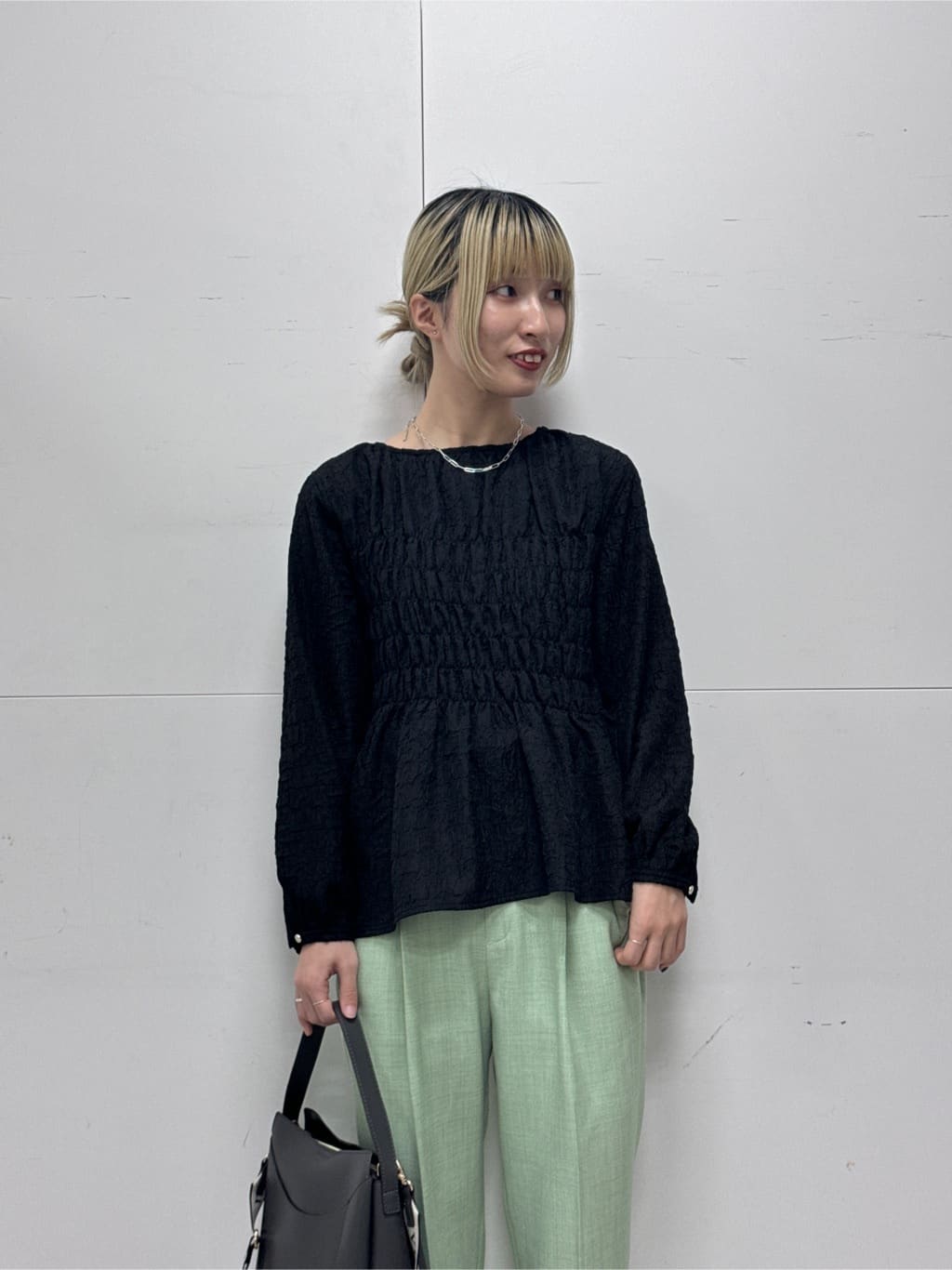 omaさんの「THE SHOP TK｜◆【CAVIAN】ベーシックテーパードパンツ/洗濯機OK」を使ったコーディネート