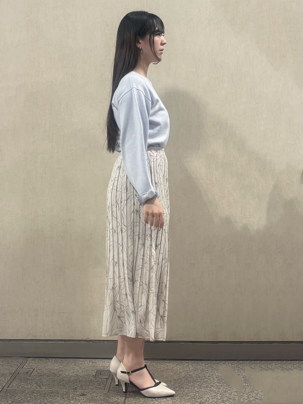 ささんの「OPAQUE.CLIP｜《新色追加》着丈が選べる！プリーツフレアスカート【イージーケア／防シワ／洗濯機洗い可】」を使ったコーディネート
