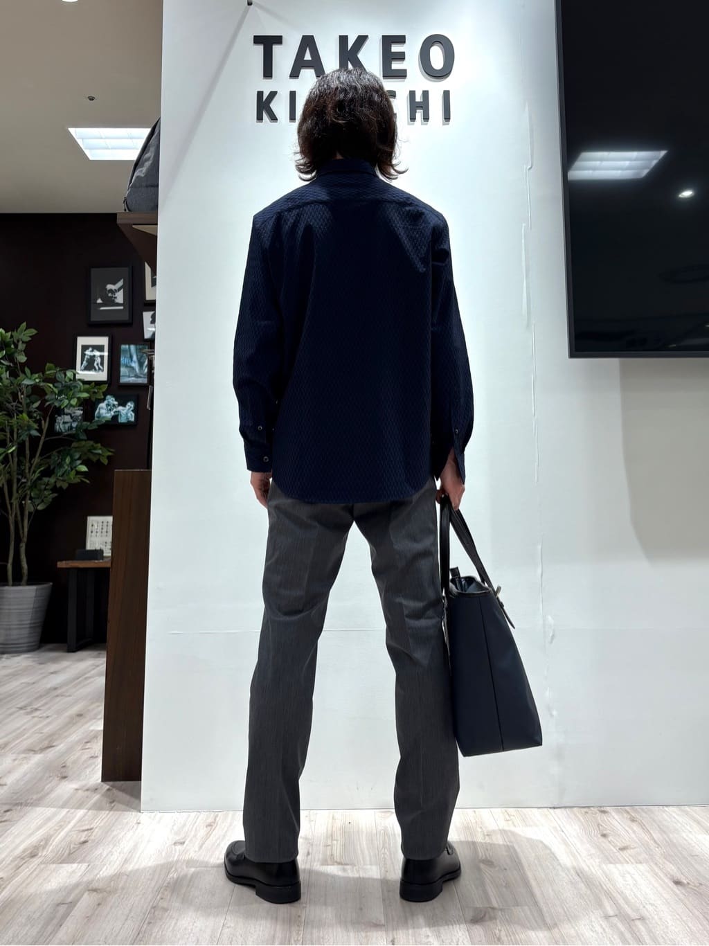 Kaiさんの「TAKEO KIKUCHI｜【オフィスカジュアル対応】ドレス チノパンツ」を使ったコーディネート