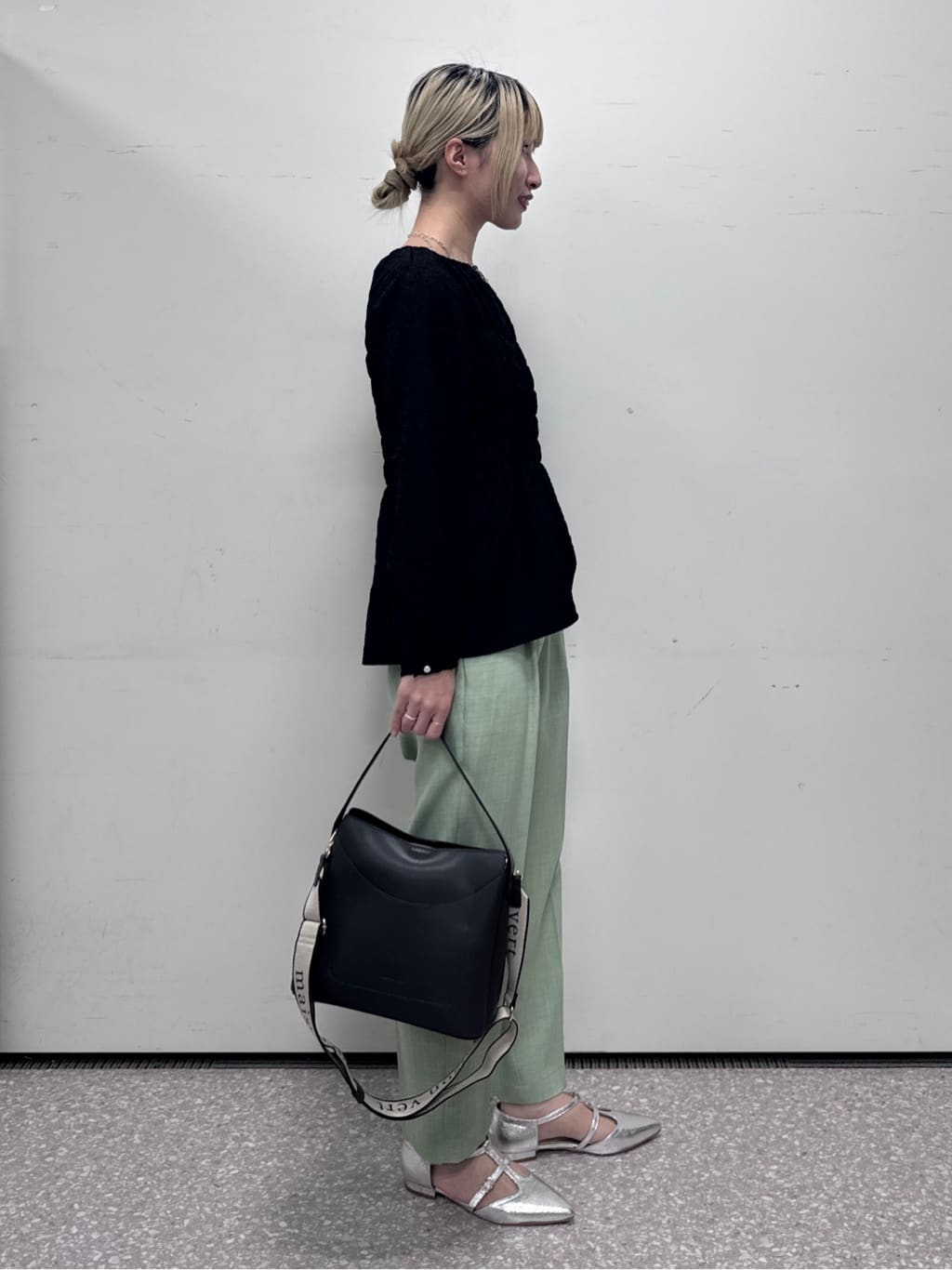 omaさんの「THE SHOP TK｜◆【CAVIAN】ベーシックテーパードパンツ/洗濯機OK」を使ったコーディネート