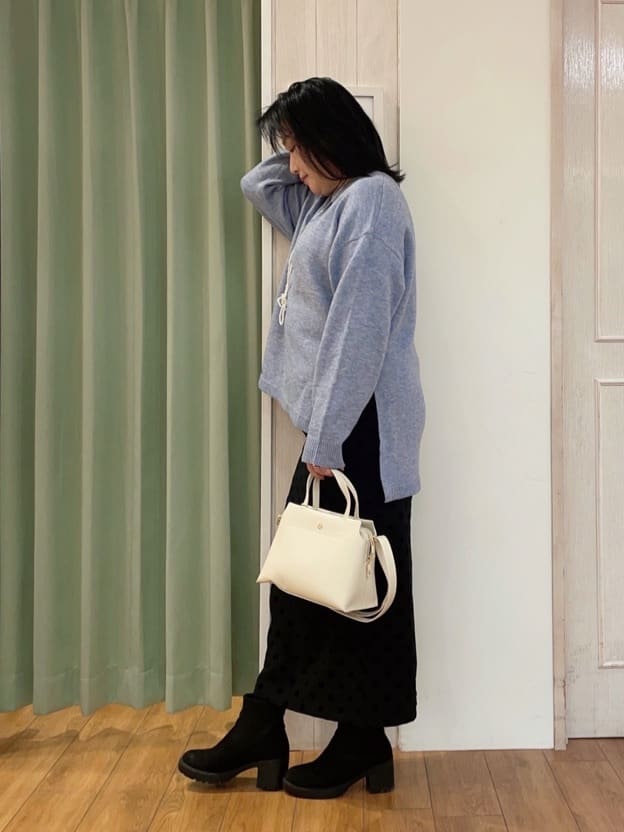 ke-yさんの「SHOO･LA･RUE｜◆【S-LL/体型カバー】軽くてふわふわ お尻が隠れるワイドシルエットニット」を使ったコーディネート
