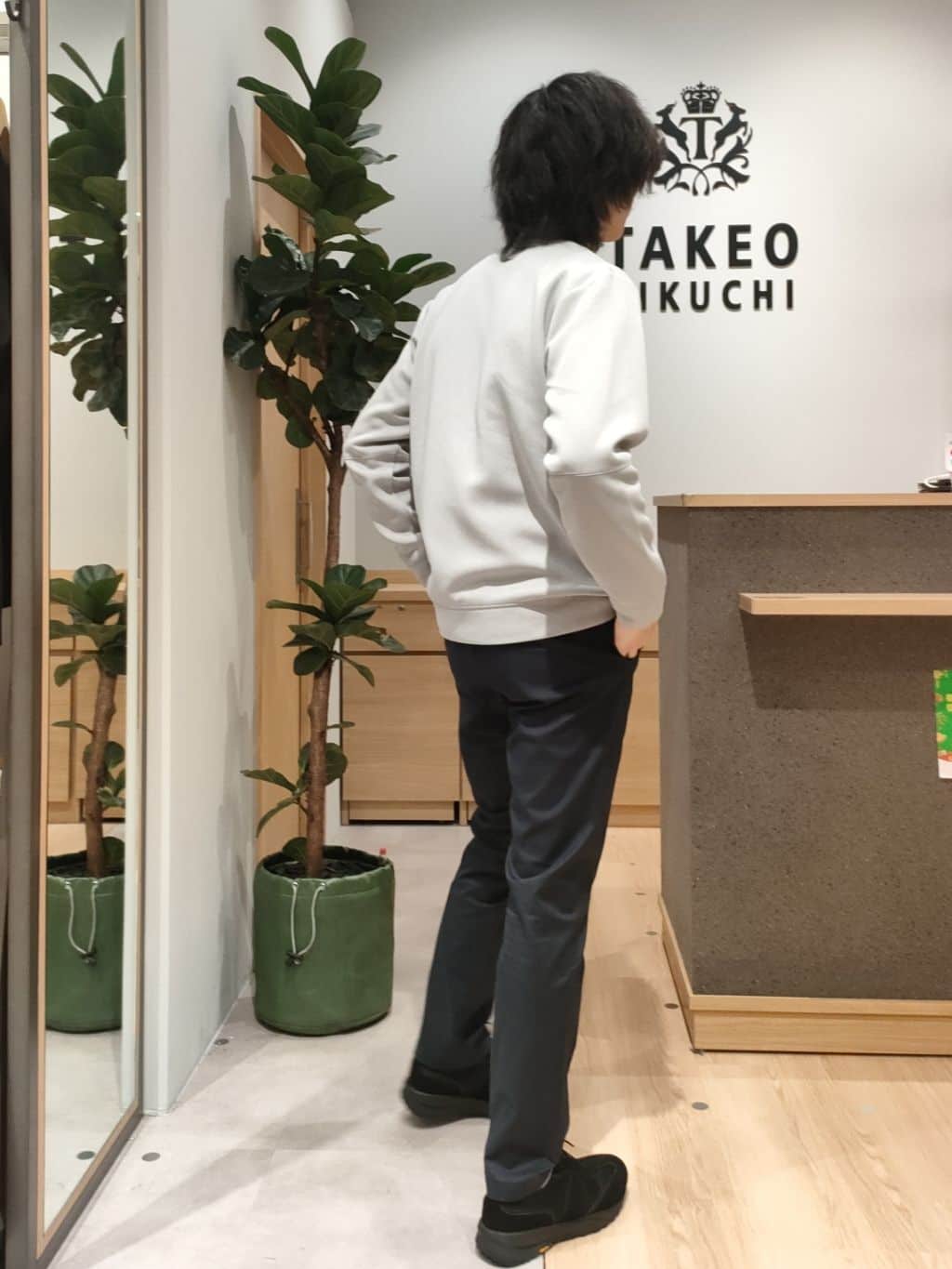 nobuさんの「TAKEO KIKUCHI｜【全7サイズ&times;8色展開！】トップマルチヘリンボン パンツ」を使ったコーディネート