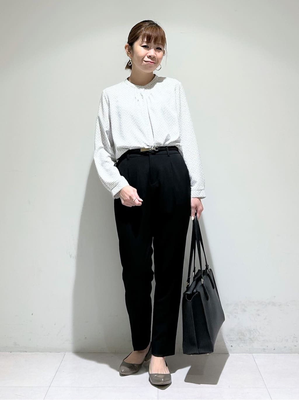 tsuyuさんの「INDIVI｜【洗える／UVケア／スーツ】ストレッチノーカラージャケット」を使ったコーディネート