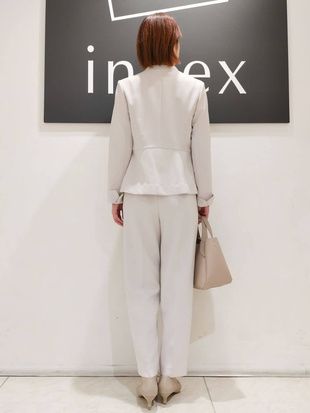 n.さんの「index｜◆【軽量／2WAY】シュリンク合皮ラウンドフォルムミドルトートバッグ」を使ったコーディネート