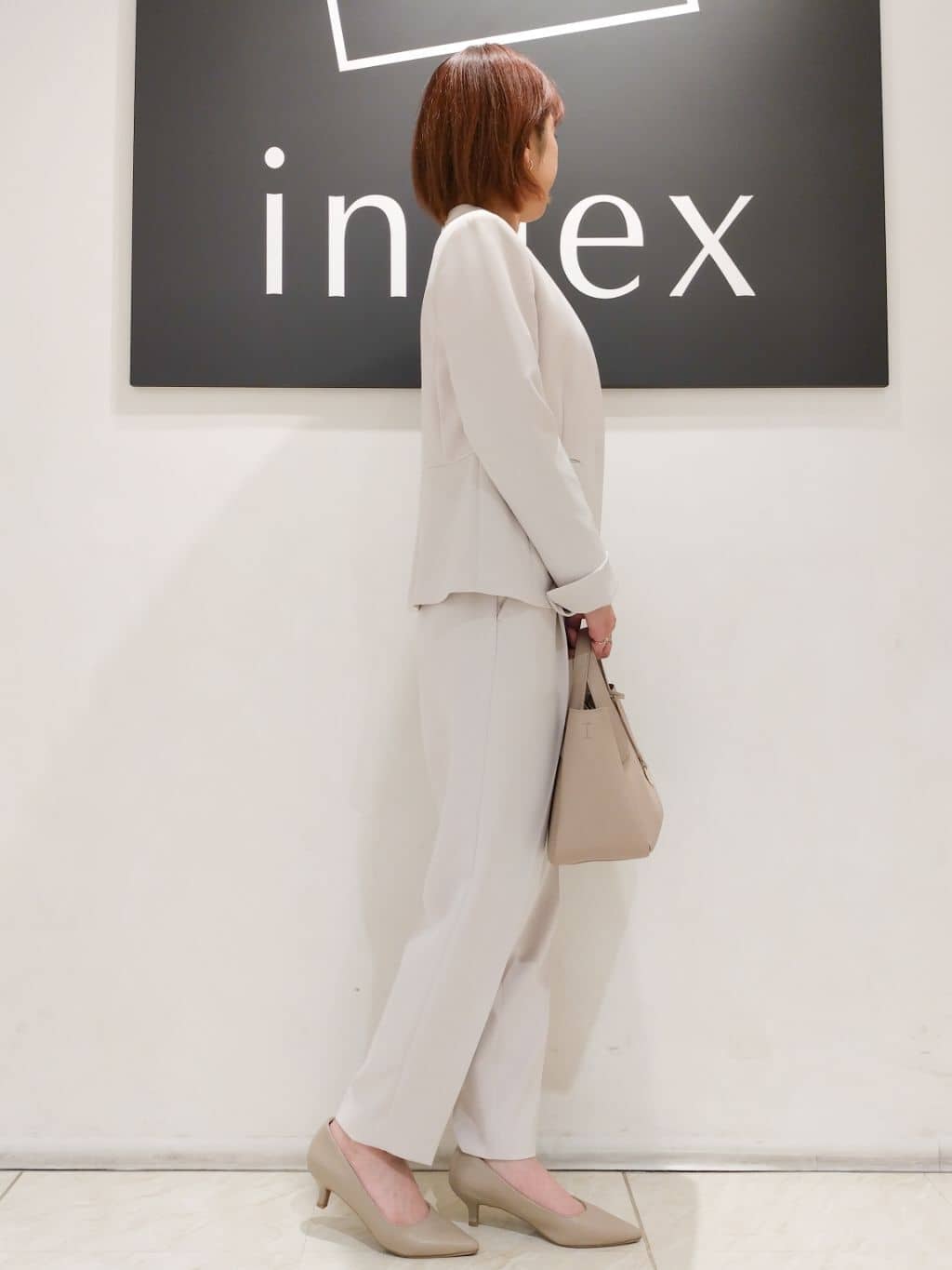 n.さんの「index｜◆【軽量／2WAY】シュリンク合皮ラウンドフォルムミドルトートバッグ」を使ったコーディネート