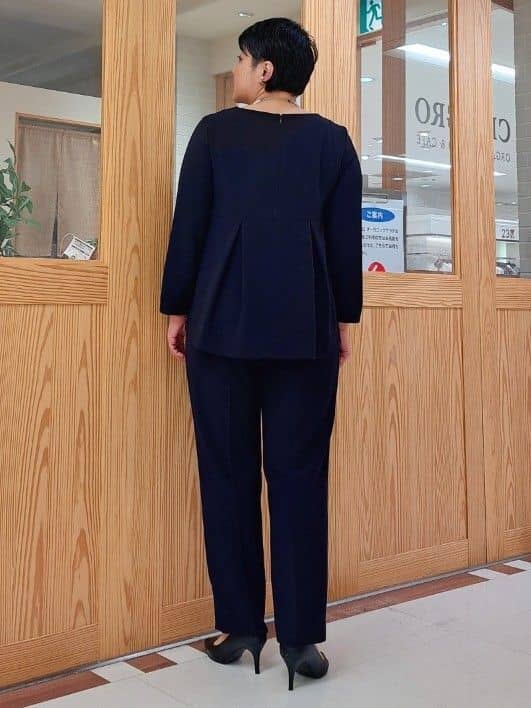 ますこさんの「UNTITLED｜◆【セットアップ可能】ペプラムブラウス」を使ったコーディネート