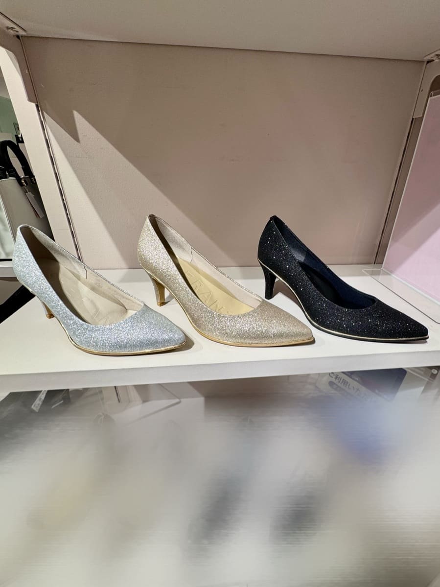 kaさんの「ESPERANZA｜12時間パンプスNeoグリッター[7.5cmヒール]」を使ったコーディネート