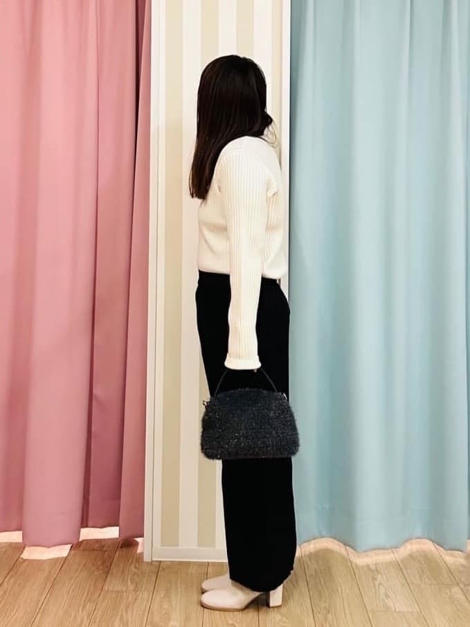 SHIiiさんの「SHOO･LA･RUE｜」を使ったコーディネート