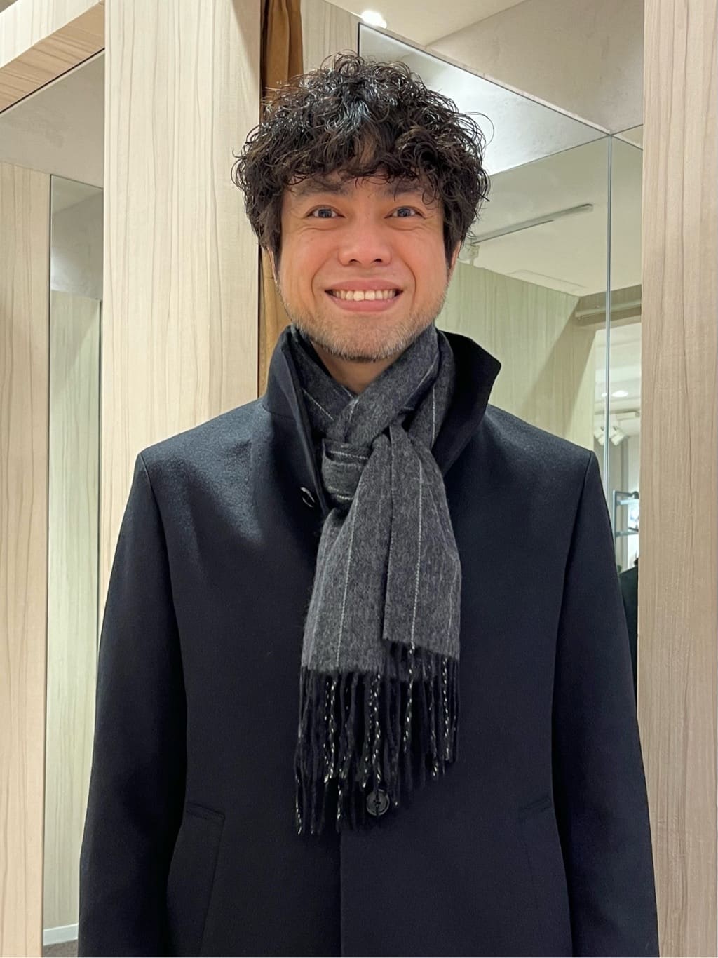 URAさんの「TAKEO KIKUCHI｜【ウールカシミヤブレンド】ビーバー調 スタンドカラー コート」を使ったコーディネート