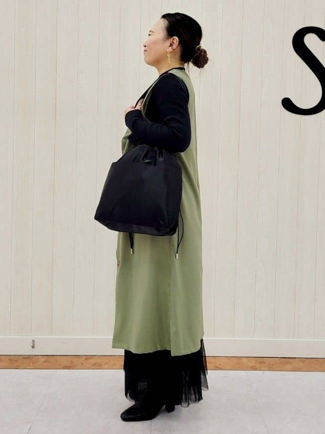 nanahachiさんの「SHOO･LA･RUE｜◆【S-LL/2WAY】ジャンドレにもなるロングジレ」を使ったコーディネート