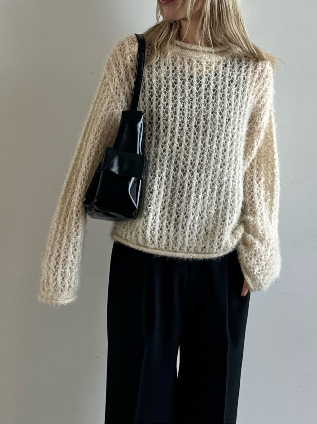 omaさんの「THE SHOP TK｜◆【毛玉になりにくい】ラメメッシュニット/洗える」を使ったコーディネート
