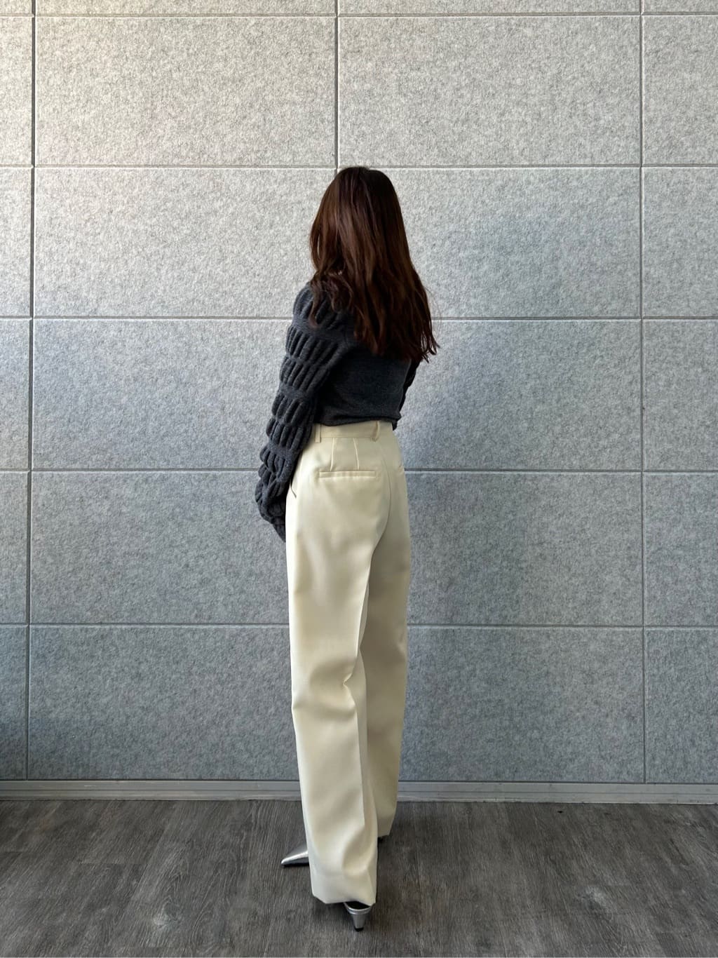 ishikawaさんの「CODE A｜gathered sleeves knit」を使ったコーディネート