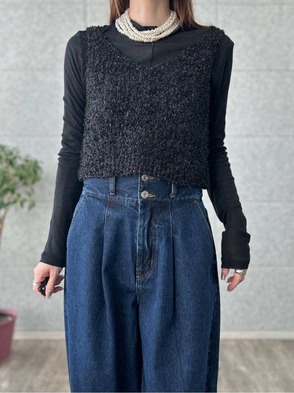 mitsukiさんの「INDIVI｜ハイウエストカーブデニム」を使ったコーディネート