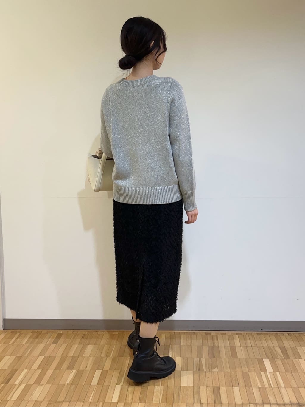 アイナさんの「UNTITLED｜【手洗い／58cm正方形】ベルトプリントスカーフ」を使ったコーディネート