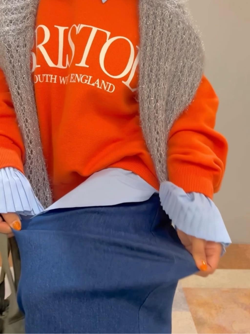 ひらのみさんの「THE SHOP TK｜◆【毛玉になりにくい】ラメメッシュニット/洗える」を使ったコーディネート