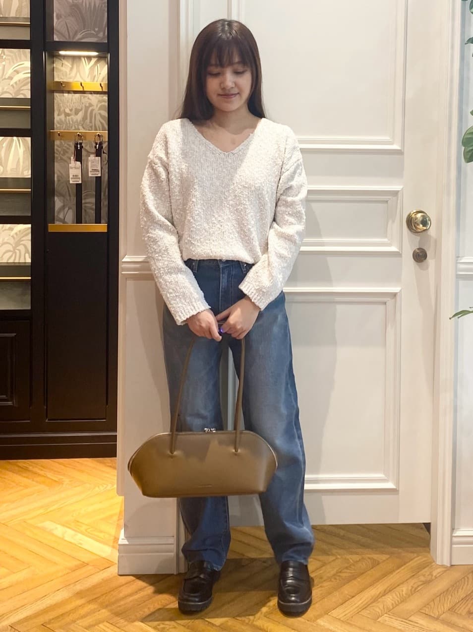 c.wさんの「DRESSTERIOR｜【ウォッシャブル】テーパードコンフォートデニム」を使ったコーディネート