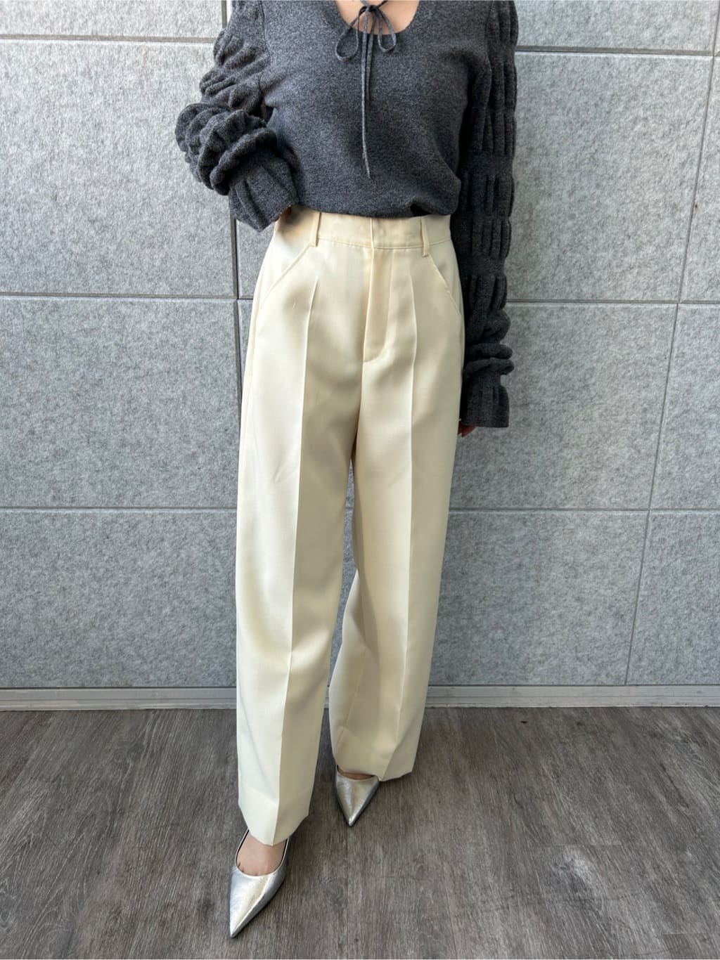 ishikawaさんの「CODE A｜gathered sleeves knit」を使ったコーディネート