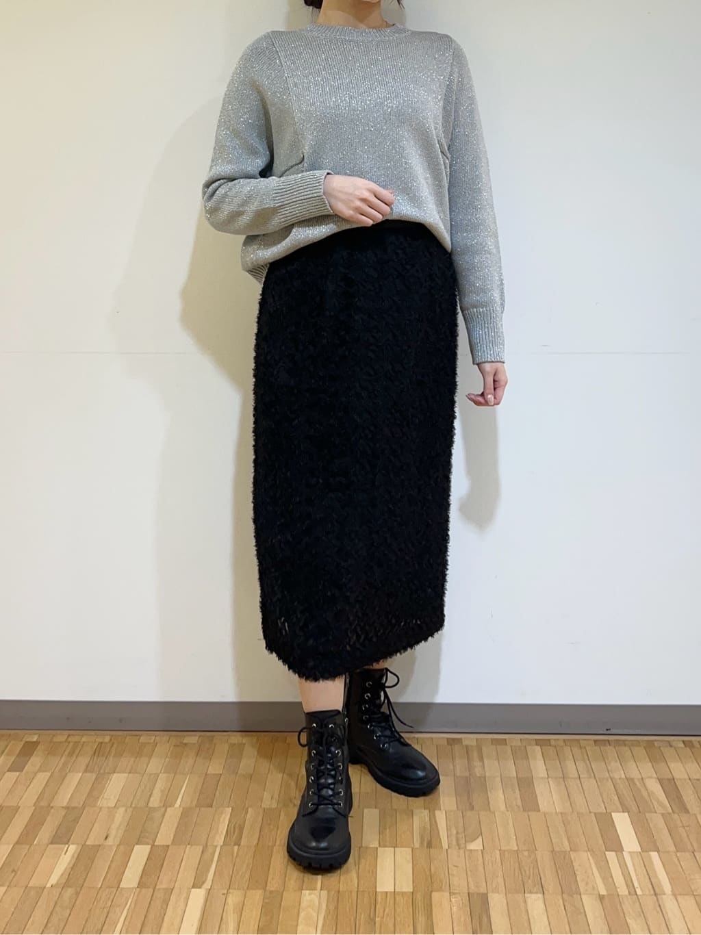 アイナさんの「UNTITLED｜【手洗い／58cm正方形】ベルトプリントスカーフ」を使ったコーディネート