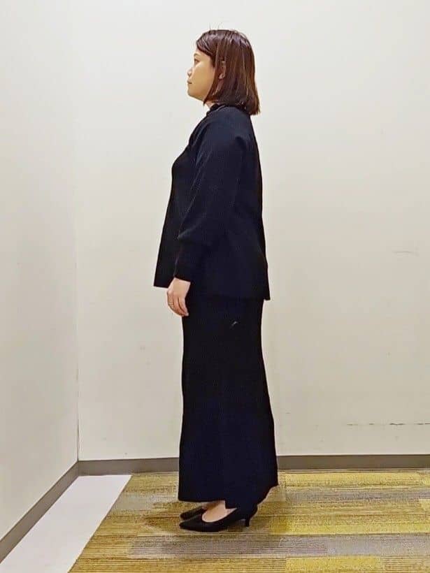 okayuさんの「THE SHOP TK｜◆【体形カバー】総針ペプラムニット/洗える」を使ったコーディネート
