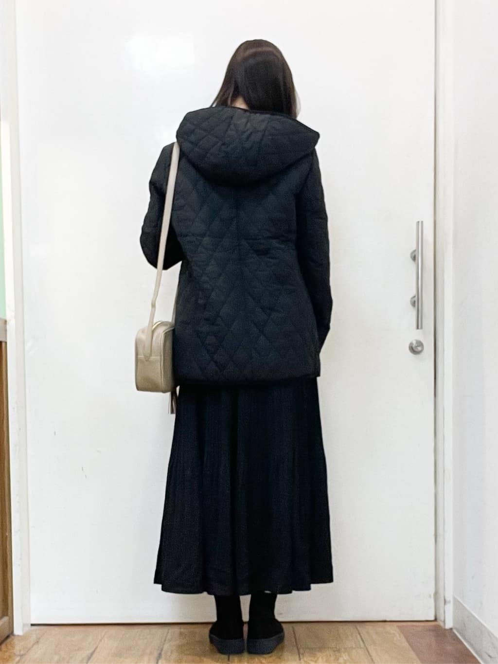 sakiさんの「SHOO･LA･RUE｜◆【セレモニーにも】ひらりと揺れる上品シルエット サテンプリーツスカート」を使ったコーディネート