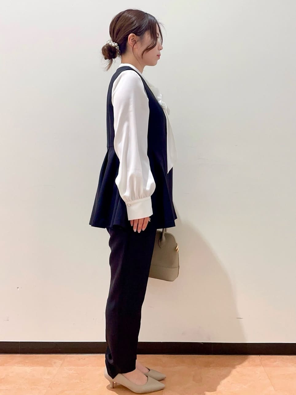 ayumiさんの「OPAQUE.CLIP｜◆《通勤対応》ボウタイブラウス【洗濯機洗い可】」を使ったコーディネート