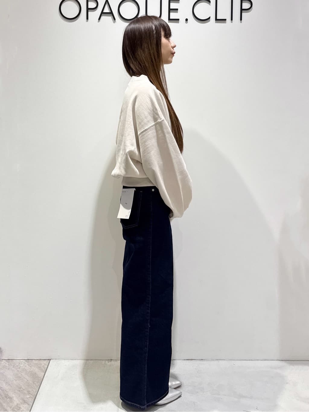 mikaさんの「OPAQUE.CLIP｜◆刺繍ロゴスウェット【洗濯機洗い可】」を使ったコーディネート