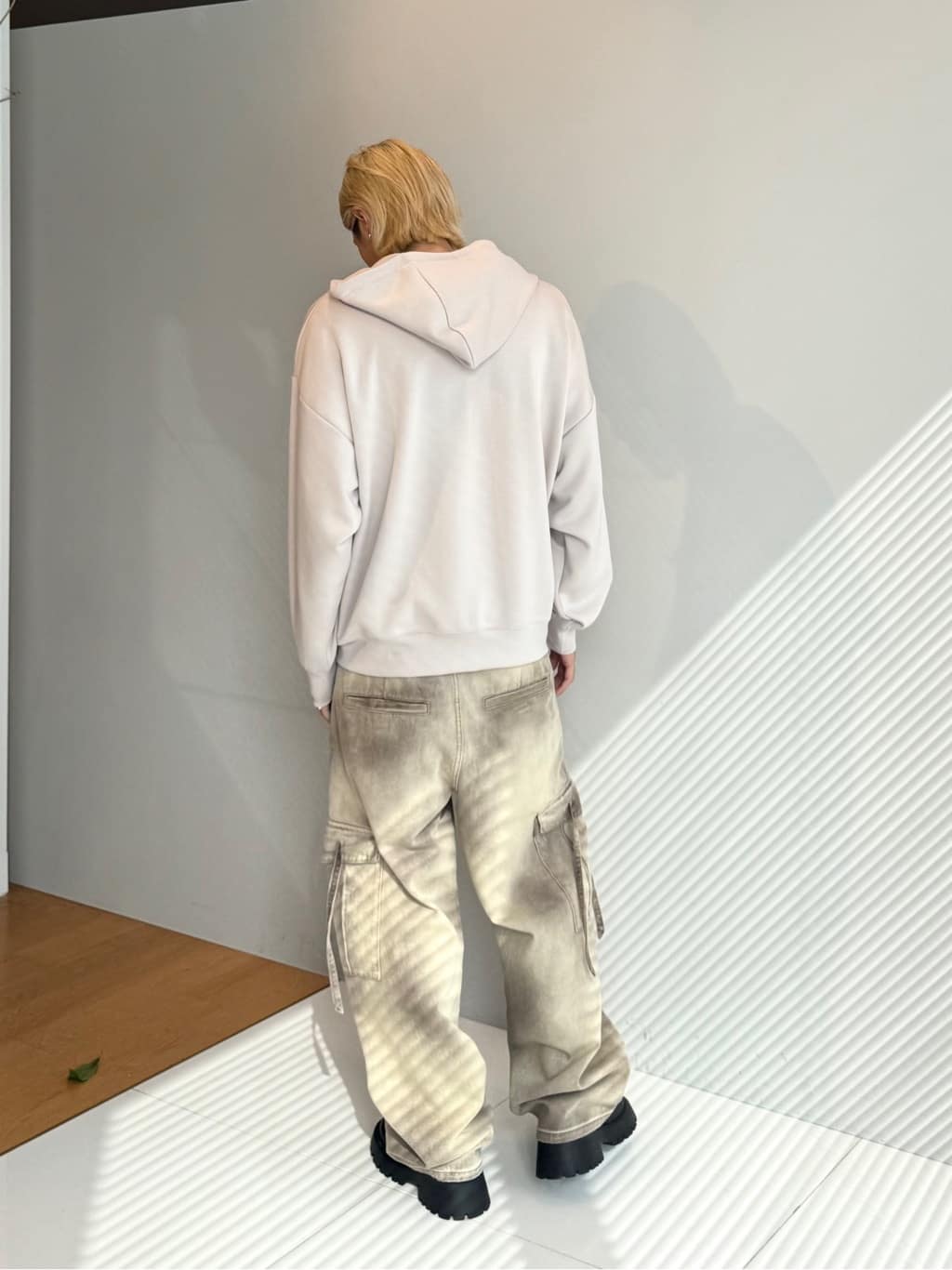 simさんの「tk.TAKEO KIKUCHI｜◆ワンポイントジップパーカー」を使ったコーディネート