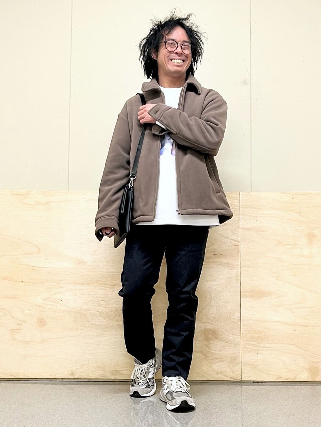 KENJI Iさんの「THE SHOP TK｜【オールシーズン穿ける！】7DAYSストレッチへリンボンパンツ　ON&hArr;OFF兼用」を使ったコーディネート