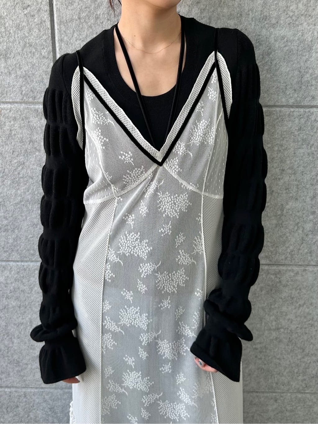harunaさんの「CODE A｜gathered sleeves knit」を使ったコーディネート