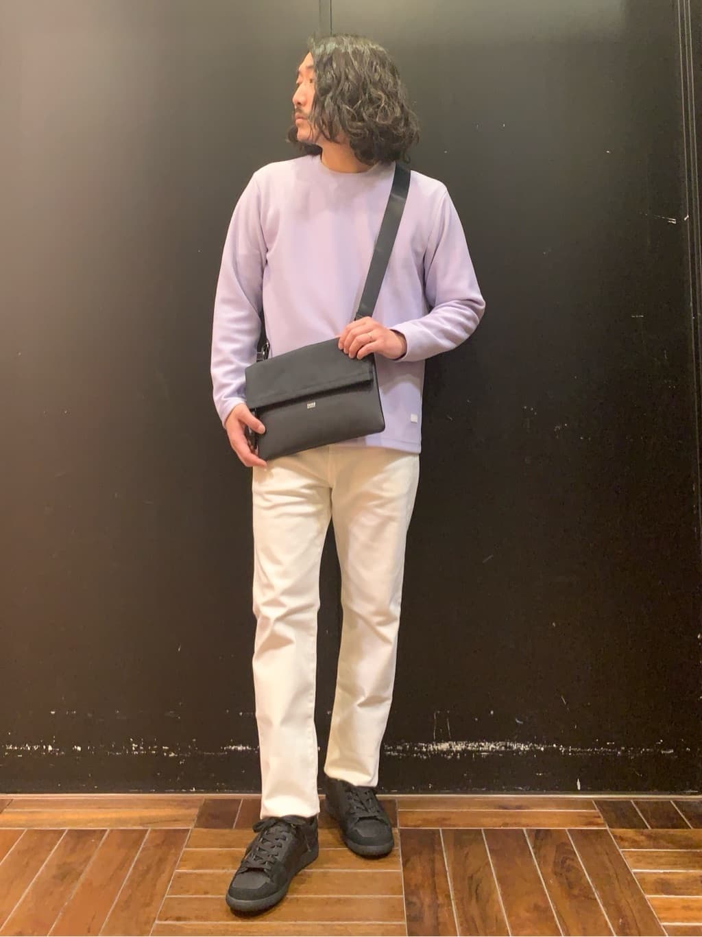 木村剛さんの「TAKEO KIKUCHI｜【Sサイズ～】ストレッチ デニム パンツ」を使ったコーディネート