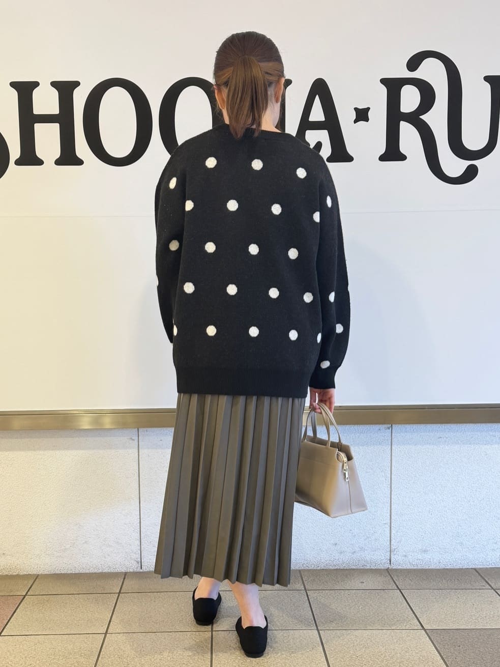 ＮＡＹＵ☺︎さんの「SHOO･LA･RUE｜◆【洗える/S-LL】 ドット柄が目を惹く ゆったりジャカードニット」を使ったコーディネート