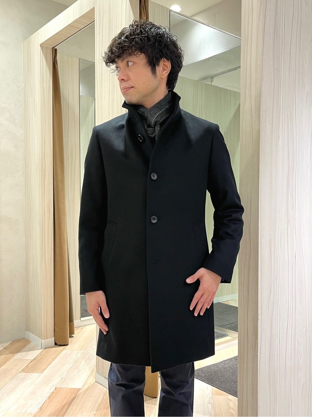 URAさんの「TAKEO KIKUCHI｜【ウールカシミヤブレンド】ビーバー調 スタンドカラー コート」を使ったコーディネート
