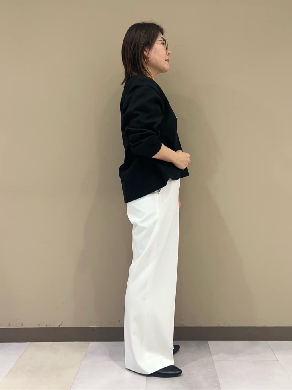 fukuさんの「UNTITLED｜◆【後ろウエストゴム/きれいめ】ストレッチ ワイドパンツ」を使ったコーディネート