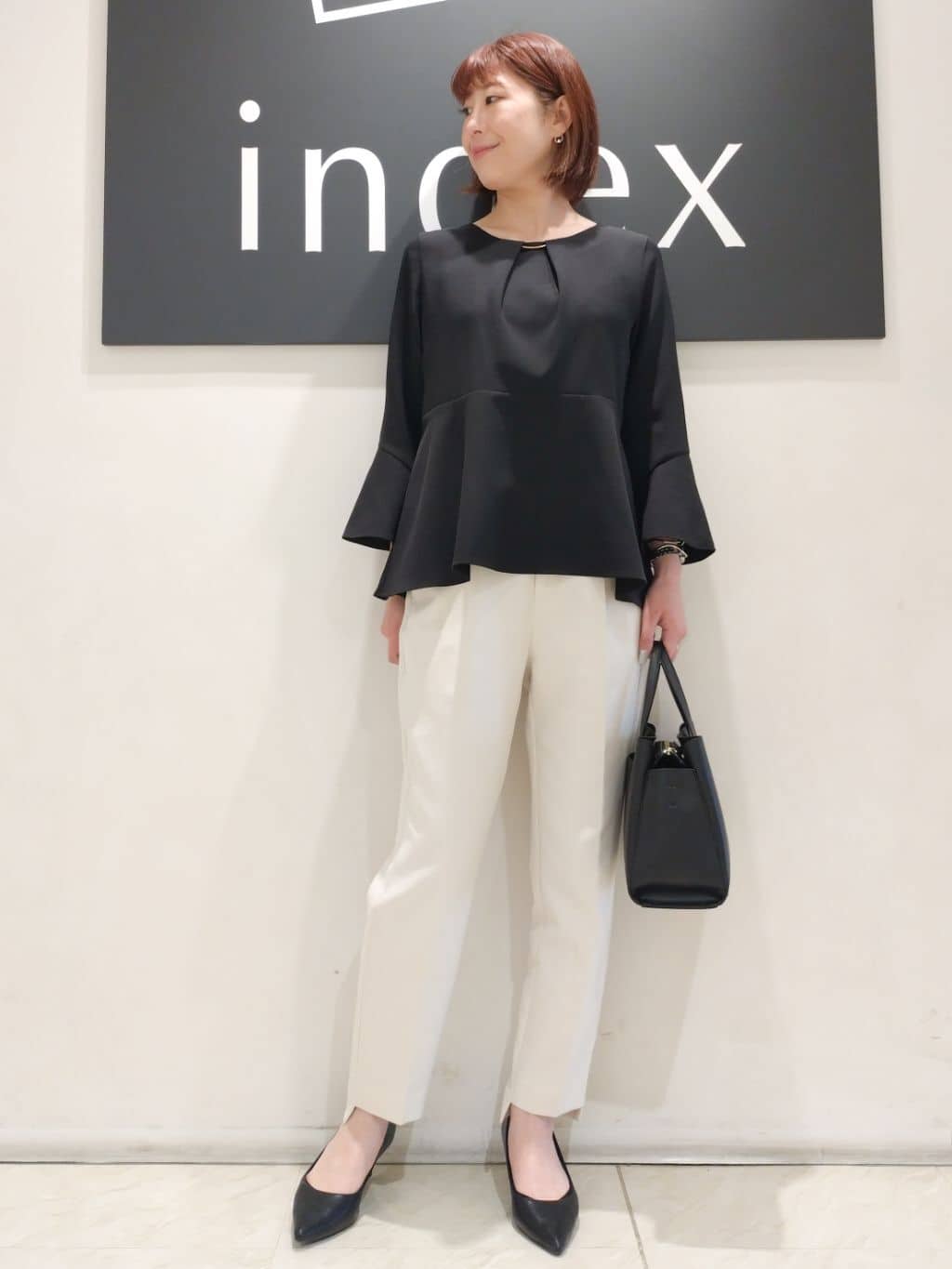 n.さんの「index｜◆＜通勤・セレモニー／セットアップ対応＞フレアスリーブブラウス【洗濯機洗い可／ストレッチ／イージーア」を使ったコーディネート