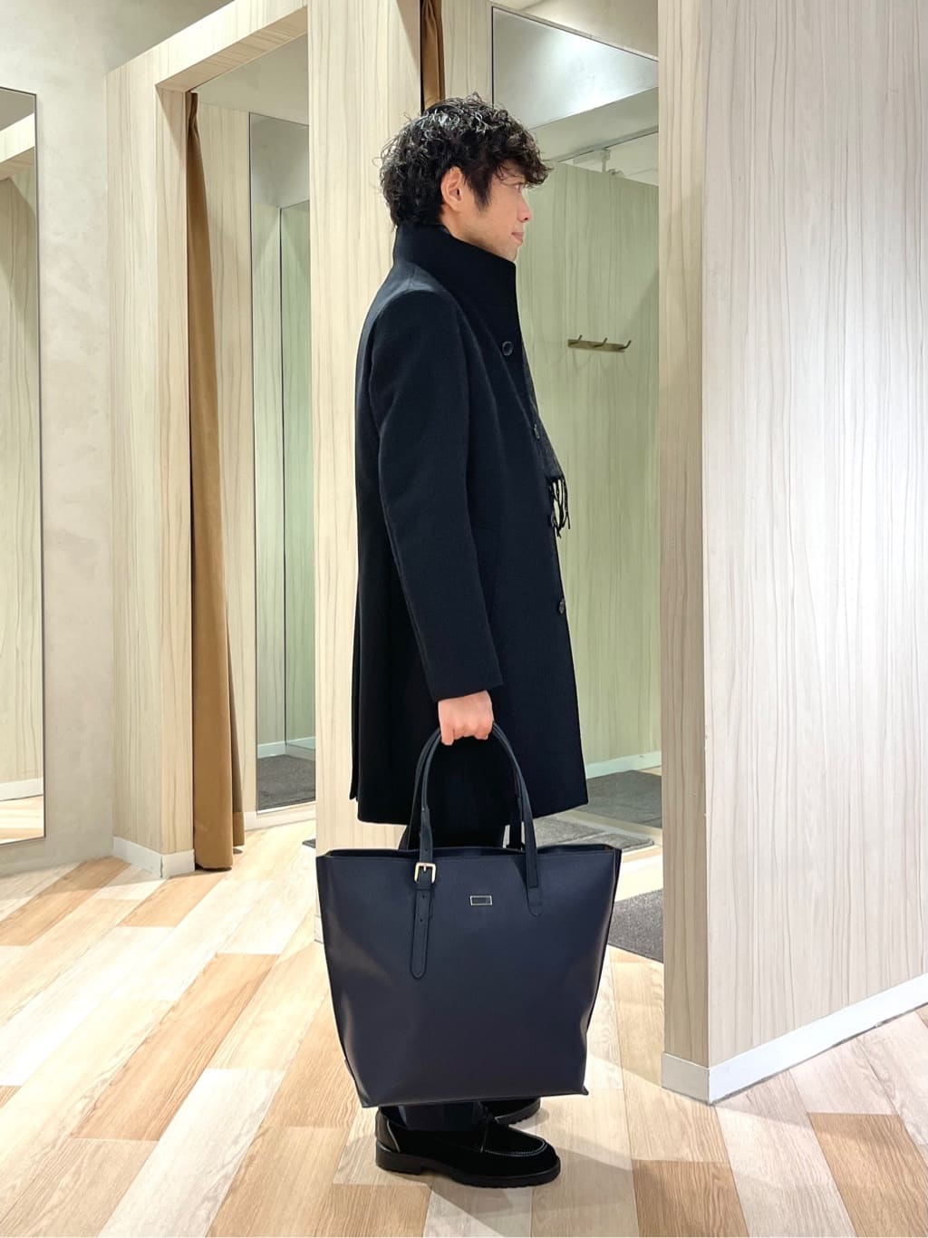 URAさんの「TAKEO KIKUCHI｜【ウールカシミヤブレンド】ビーバー調 スタンドカラー コート」を使ったコーディネート