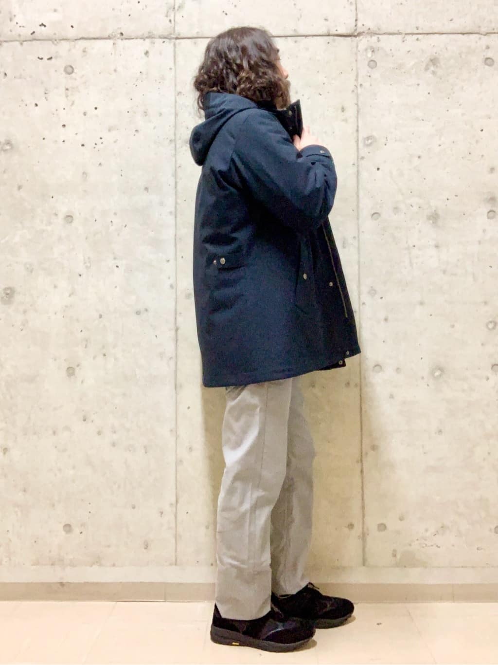 木村剛さんの「TAKEO KIKUCHI｜【Made in JAPAN】播州織 ストレッチ パンツ」を使ったコーディネート