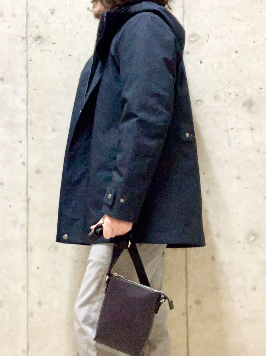 木村剛さんの「TAKEO KIKUCHI｜【Made in JAPAN】播州織 ストレッチ パンツ」を使ったコーディネート