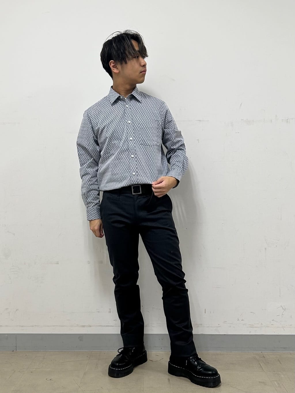 Hiroさんの「TAKEO KIKUCHI｜【全7サイズ&times;8色展開！】トップマルチヘリンボン パンツ」を使ったコーディネート