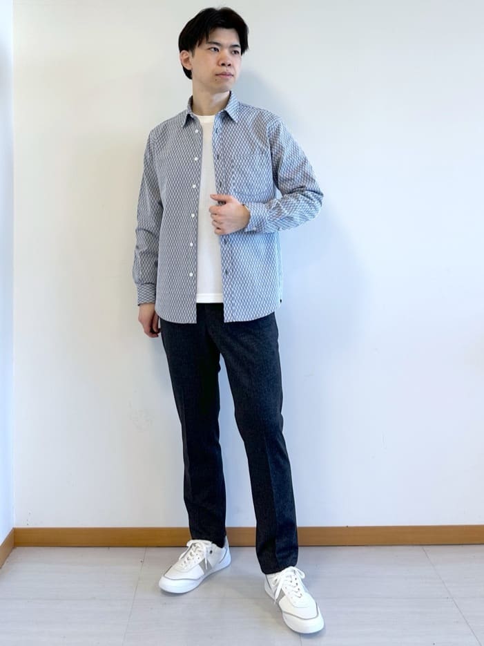 イッシーさんの「TAKEO KIKUCHI｜【ONOFF対応】TRダブルニット ストレッチパンツ」を使ったコーディネート